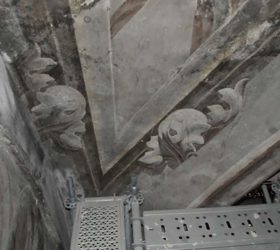 Auvergne-Rhône-Alpes-Nef-Eglise-Saint-Hugues