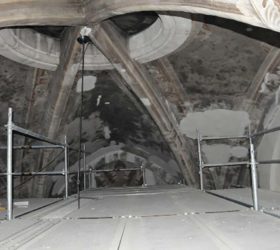 Auvergne-Rhône-Alpes-Nef-Eglise-Saint-Hugues