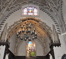 Auvergne-Rhône-Alpes-Nef-Eglise-Saint-Hugues
